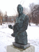 Неожиданная интерпретация - солдат с соколом. Хорошая скульптура. По-моему, портрет реального человека.
